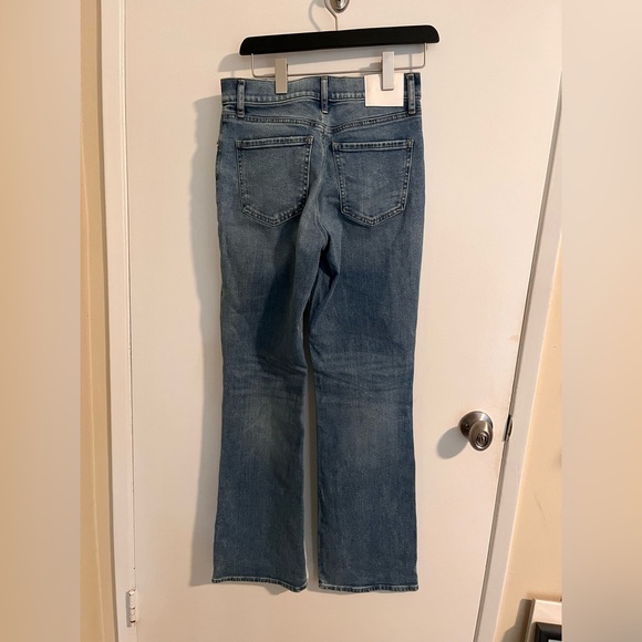 NWT Express mid-rise bootcut Jean with stretch, size 4R - Picture 3 of 5